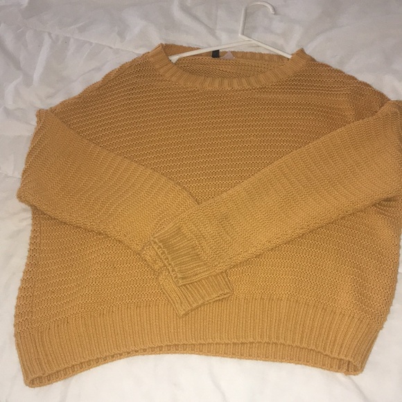 Large Mustard Knit Sweater - Picture 4 of 4